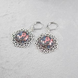 Virágos, lencsés fülbevaló