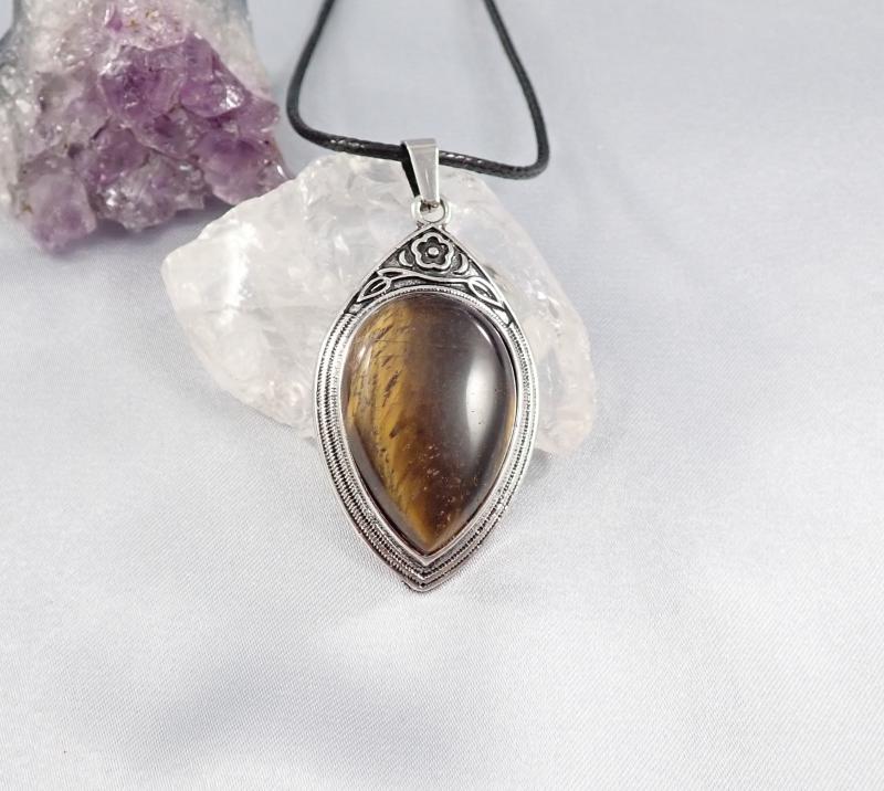 Tigrisszem medál antik hatású keretben 1