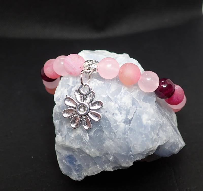 Vegyes achát karkötő virág dísszel