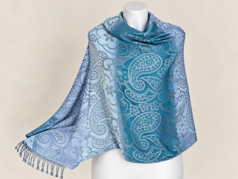 Világoskék-türkiz indás-virágos pashmina jellegű kendő