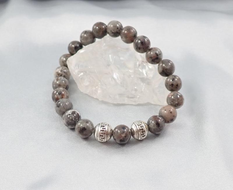 Yooperlite karkötő fémszínű gyöngyökkel