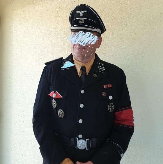 Komplett Allgemeine SS M32 egyenruha, zubbony, nadrág, tányérsapka, méretre