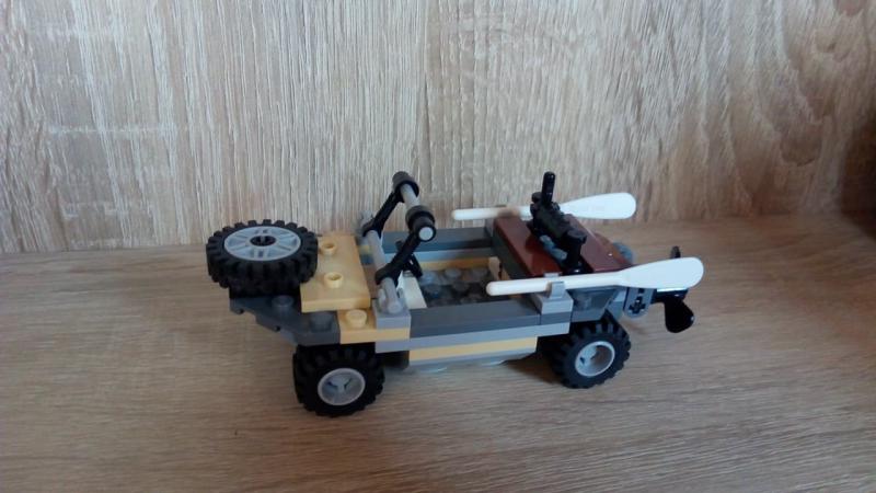LEGO Volkswagen Schwimmwagen Type 166 egyedi összeállítás