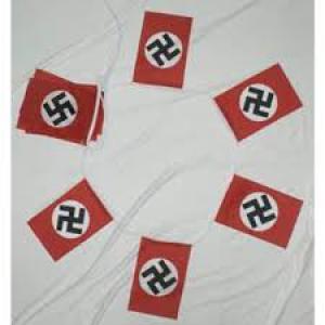 20 db 15x22 cm-s NSDAP zászlócska 6 méteres szalagon