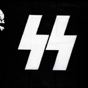 Waffen-SS Totenkopfverbande lobogó