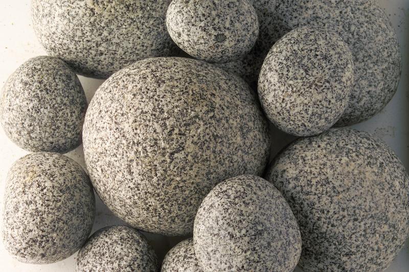 Gránit görgeteg kő, só-bors 10-30cm
