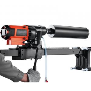 3200 W-os állványos magfúrógép – Nedves és száraz fúráshoz, max. 20 cm átmérővel és 60 cm fúrási mélységgel