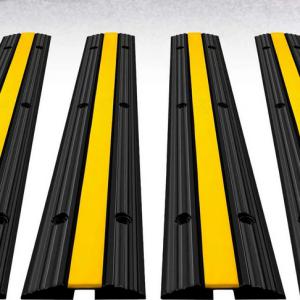 4db Kábelvédő rámpa 102 x 15,5 x 3 cm (1csatornás)