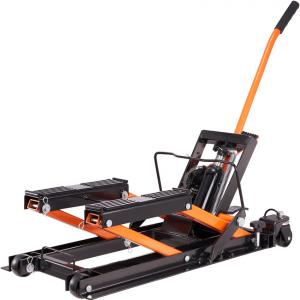 Hidraulikus motorkerékpár-emelő 0,7 tonna teherbírással, biztonsági rögzítéssel és görgős kialakítással