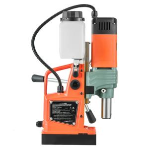 Ipari mágneses fúrógép 1450 W, 50 mm magfúrási átmérő, 13 000 N mágneses tartóerő, változtatható fordulatszám, 6 db magfúróval