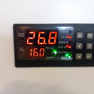 Ipari vízhűtő CW-6000, 1500 W-os kompresszorral, 15 literes tartállyal, 65 l/perc maximális áramlási sebességgel, CO₂ lézergravírozó gépekhez HŰTÖKÖZEG HIBÁS GÉP