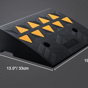 Kábelvédő rámpa autó felhajtórámpa szegélykő rámpa 12,7 cm 15000 kg teherbírás