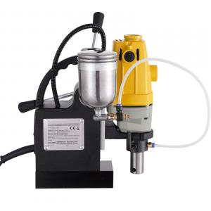 Mágneses fúrógép 1100 W, Ø40 mm maximális furatátmérő, 12 000 N mágneses erő, 6 db HSS magfúróval