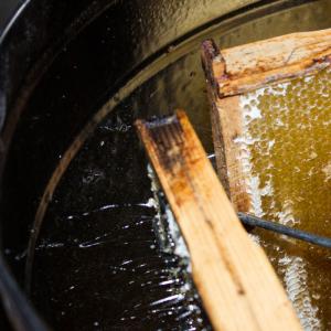 Mézpergető rozsdamentes acél anyagból készült 4 keretes méhsejt méz kivonat készítéshez