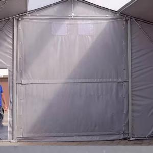 Ponyvacsarnok, raktársátor, ipari sátor 8 × 12 m – 96 m², 4,00 m oldalmagassággal, felhúzható kapuval, szürke PVC ponyvával és extra megerősített horganyzott acélszerkezettel