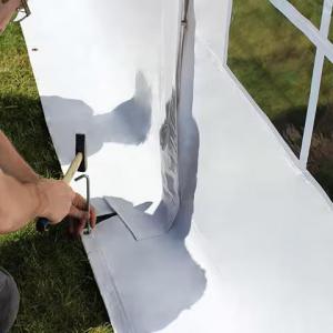 Professzionális extra erős rendezvény- és fesztiválsátor 7 × 14 m, 98 m², lángálló PVC ponyvával, 2,60 m oldalmagassággal, megerősített horganyzott acélszerkezettel és padlókerettel – fehér