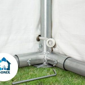 Professzionális extra erős rendezvénysátor 4 × 8 m, 32 m², fehér PVC ponyvával, 2,6 m oldalmagassággal, Ø 50 mm-es erősített horganyzott acélvázzal és padlókerettel