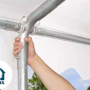 Professzionális extra erős rendezvénysátor 8 × 24 m, 192 m², fehér PVC ponyvával, 2,6 m oldalmagassággal, Ø 50 mm-es erősített horganyzott acélvázzal és padlókerettel