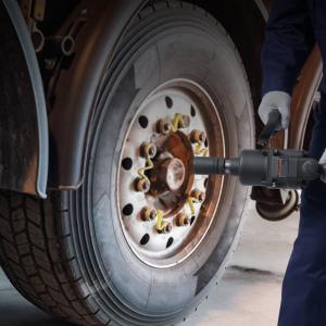 Professzionális Pneumatikus Ütvecsavarozó, légkulcs –  2700 Nm Nyomatékkal