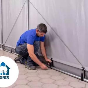 Professzionális ponyvacsarnok, ipari raktársátor 8 × 12 m – 96 m², 4,00 m oldalmagassággal, tolókapuval, erős szürke PVC ponyvával és megerősített horganyzott acélszerkezettel
