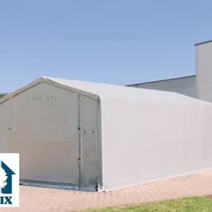 Professzionális ponyvacsarnok, ipari tárolósátor 8×12 m, 96 m², 3,00 m oldalmagassággal, lángálló PRIMEtex PVC ponyvával, felhúzható kapuval, személybejáróval,  horganyzott acélvázzal – szürke