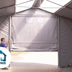 Professzionális ponyvacsarnok raktársátor 4×6 m, 24 m², 3,00 m oldalmagassággal, felhúzható és cipzáras kapuval, PVC ponyvával és teljesen horganyzott acélvázzal – szürke