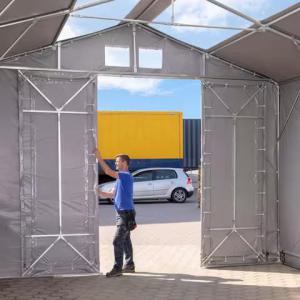 Professzionális ponyvacsarnok, raktársátor 8 × 12 m, 96 m² alapterülettel, 4,00 m oldalmagassággal, tolókapuval, cipzáras bejárattal, tetőablakkal szürke, lángálló PRIMEtex ponyvával