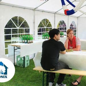 Professzionális rendezvénysátor, partisátor 8 × 8 m, 64 m², fehér PVC ponyvával, megerősített horganyzott acélszerkezettel és stabil padlókerettel