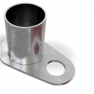 Rendezvénysátor 4 × 8 m – 32 m², 240 g/m² fehér-piros csíkos PE ponyvával és horganyzott acélvázzal
