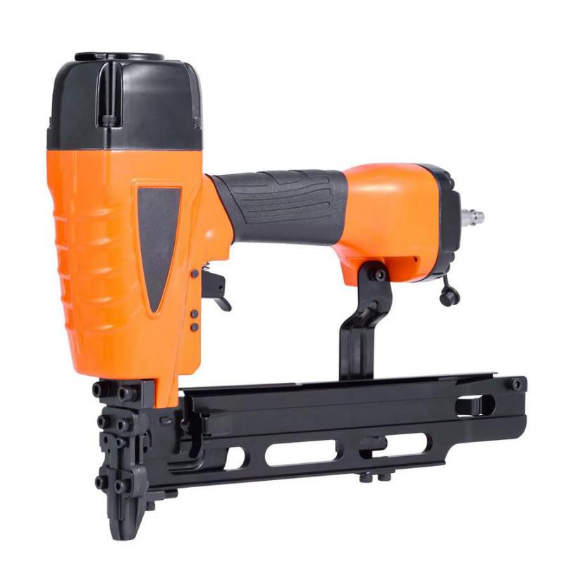 Pneumatikus tűzőgép – 16-os méret, 10,8 mm közepes korona, 25–50 mm kapocshossz, 4,8–8,3 bar üzemi nyomás,