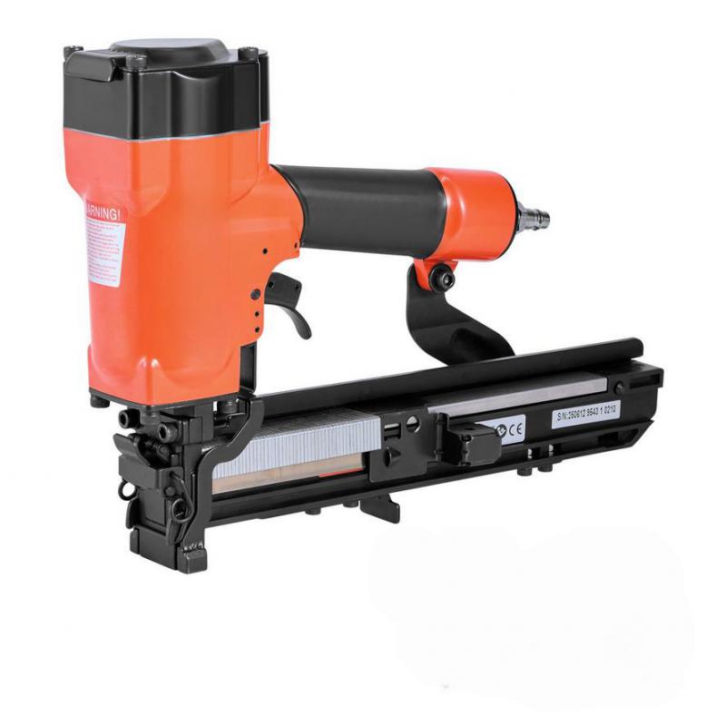 Pneumatikus tűzőgép (16-os) – 26,4 mm széles koronához, 16–38 mm kapocshossz, 4,8–8,3 bar üzemi nyomás,