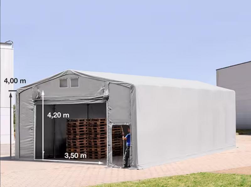 Ponyvacsarnok, raktársátor, ipari sátor 8 × 12 m – 96 m², 4,00 m oldalmagassággal, felhúzható kapuval, szürke PVC ponyvával és extra megerősített horganyzott acélszerkezettel