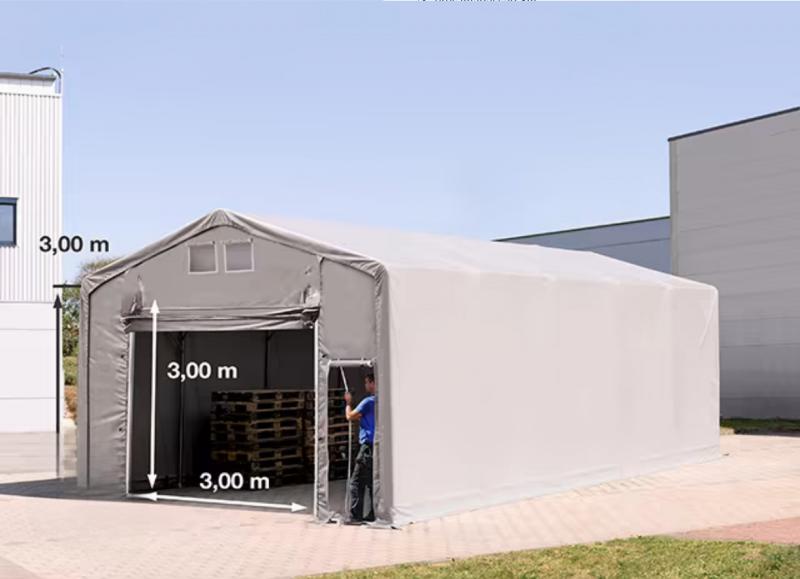 Professzionális ponyvacsarnok raktársátor 5×10 m, 50 m², 3,00 m oldalmagassággal, lángálló PVC ponyvával, felhúzható kapuval és teljesen horganyzott acélvázzal – szürke