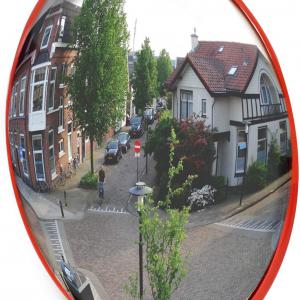 60 cm-es domború biztonsági tükör, 130–160° látószöggel – polikarbonát, rögzítőanyaggal