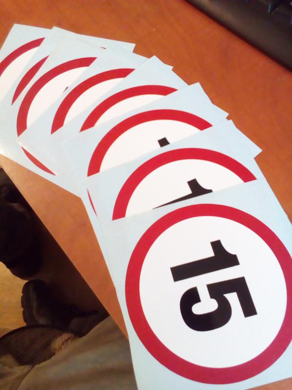 Maximális sebesség matrica 15 km d130mm /EU-HU/