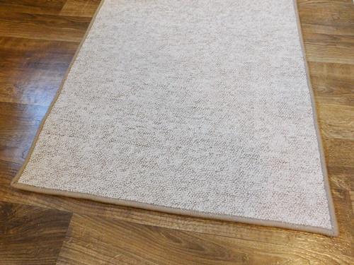 Drapp noppos szegett szőnyeg 80x150cm drapp I. szegéssel Leértékelt!