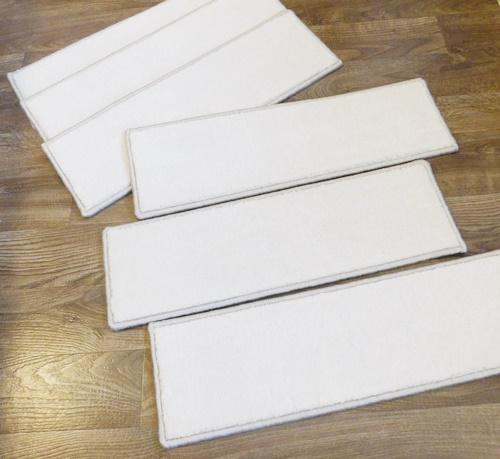 Lépcsőszőnyeg shaggy törtfehér SZGF 6020 négyzetes törés nélkül