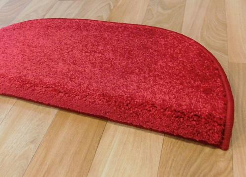 Lépcsőszőnyeg sötétpiros nyírt 7024 ívelt