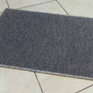 Akciós buklé lábtörlő kis szőnyeg sötétszürke kb:35x50cm