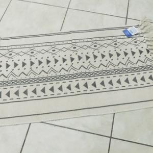 Pamut polieszter szőnyeg fekete nyers 45x75cm