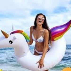 Unikornis úszógumi