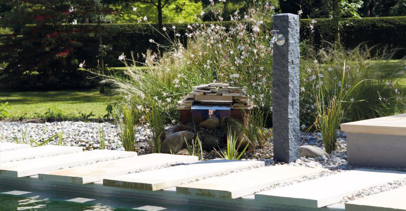 Kerti csap vízkútállvány sötét gránit