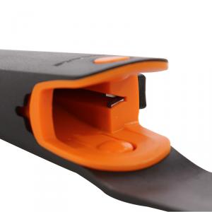 Fiskars Hardware outdoor kés integrált élezővel 156017