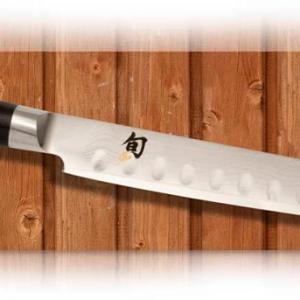 Kai Shun Classic " csipkézett " pengéjű szeletelőkés 23 cm