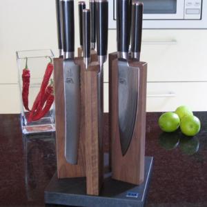 Kai Stonehenge késtartó blokk diófa / gránit talppal