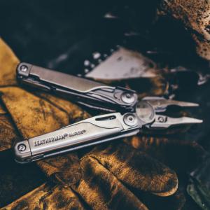Leatherman SURGE multiszerszám Silver