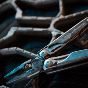 Leatherman SURGE multiszerszám Silver