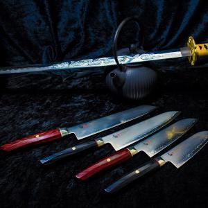 Mcusta Zanmai Revolution Santoku Red konyhakés 18cm