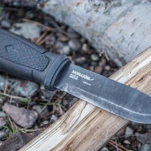 Morakniv Garberg Black bushcraft kés - Carbon, bőr tokkal