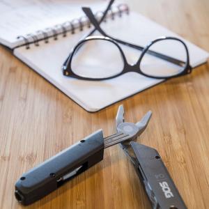 SOG Baton Q4 multiszerszám